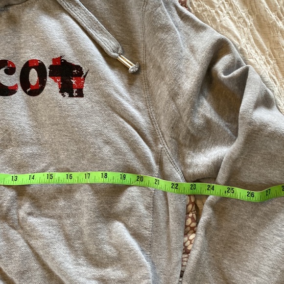 Wisconsin Sweatshirt - Picture 7 of 8